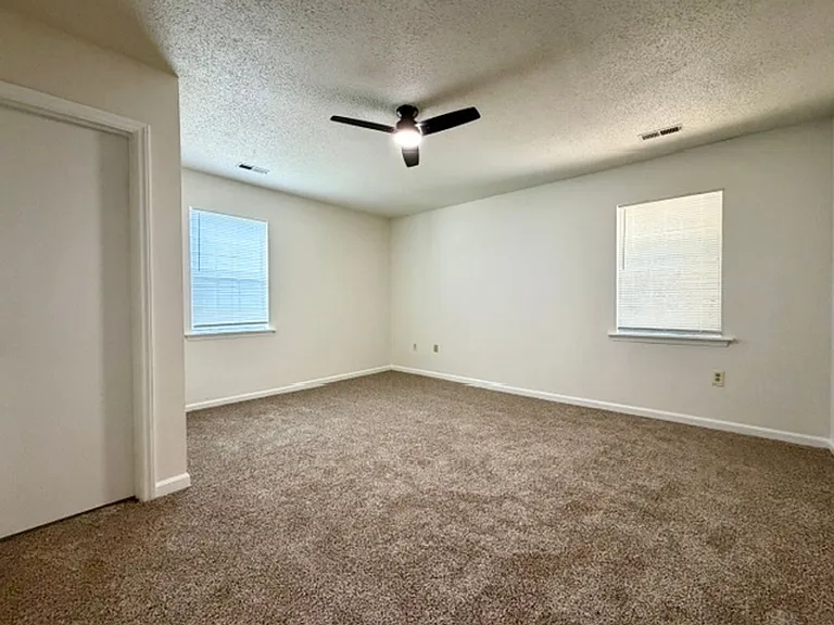 8231 Meadowdale Ln — Photo 12
