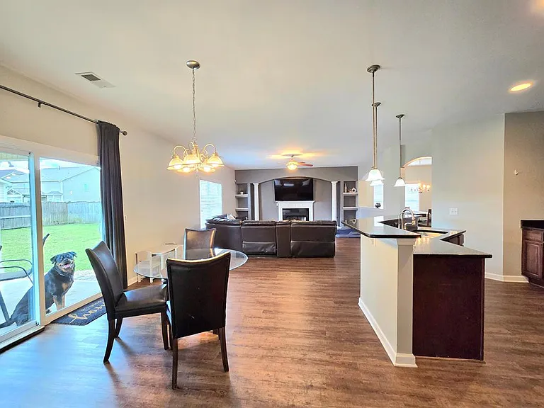 525 Batty Way — Photo 10