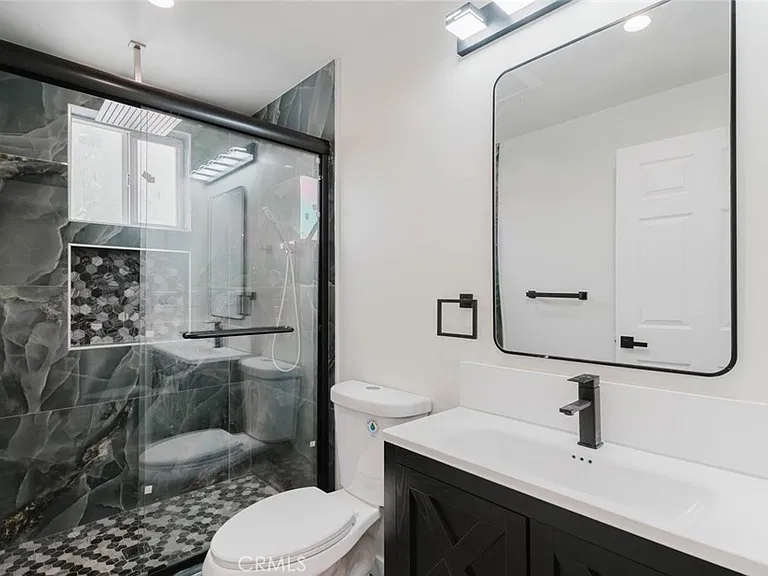 7732 Etiwanda Ave #1/2 — Photo 15