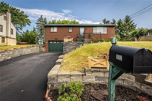322 Iroquois Ave Photo 1