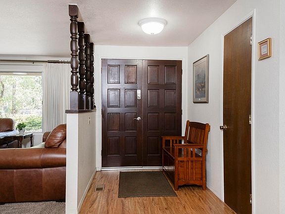 5th image of 301 Lloyd Dr