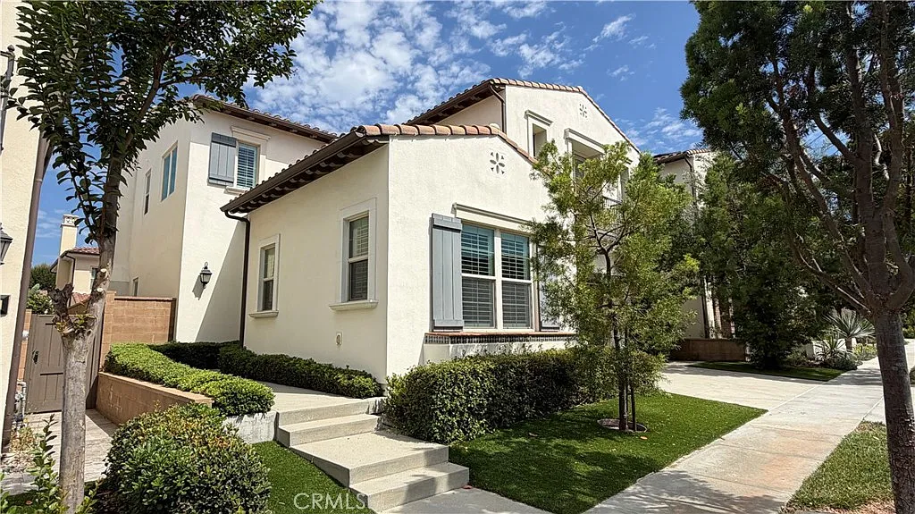 4 bed, 4.5 bath, 3285 sqft, $7,500 — Photo 2