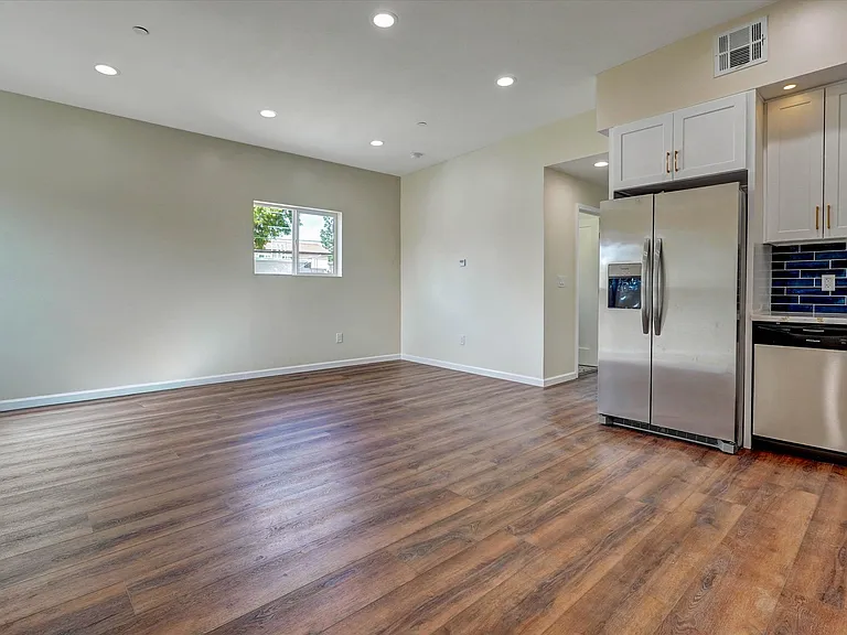 17095 Kingsbury St — Photo 3