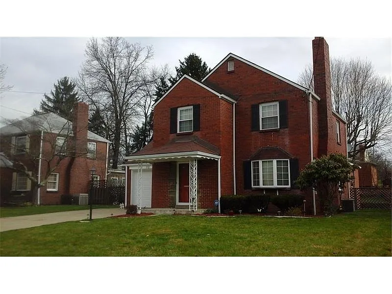 112 Laurel Pl photo 1