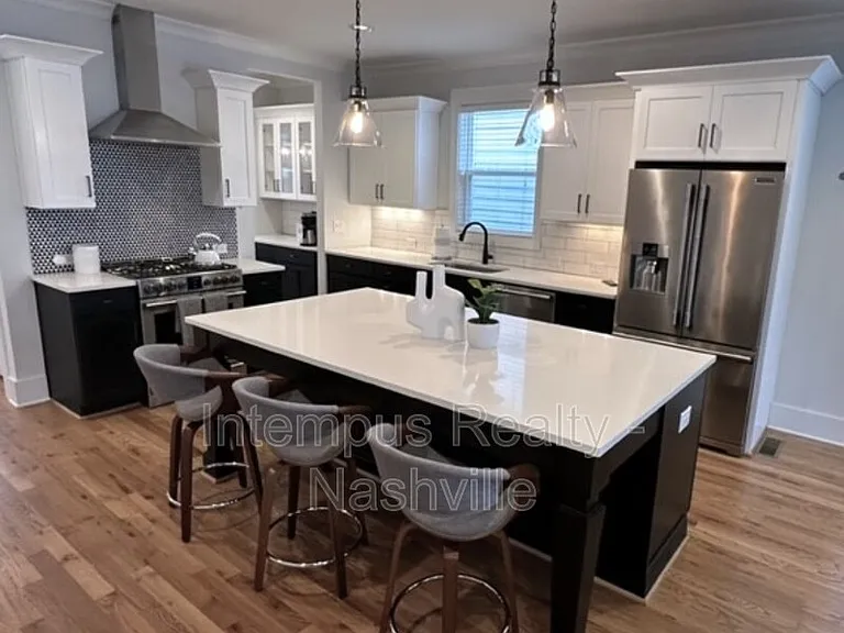 928 Southside Pl — Photo 9