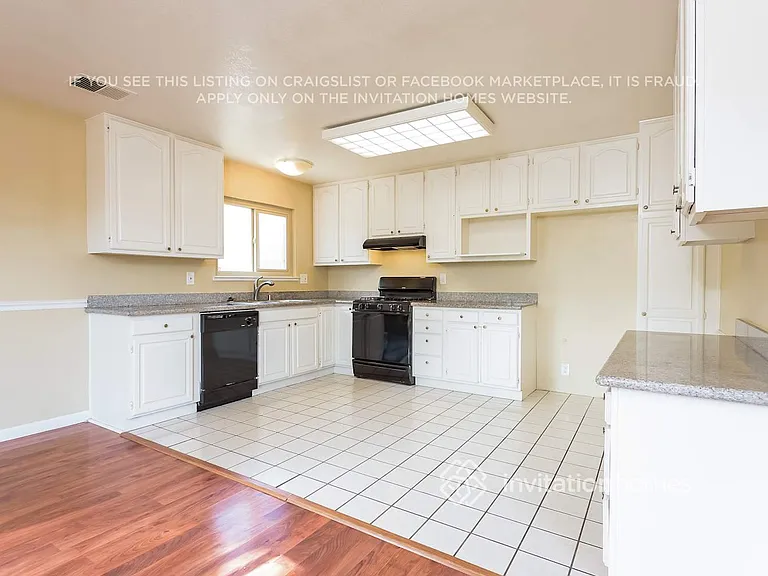 2823 Seville Cir — Photo 9