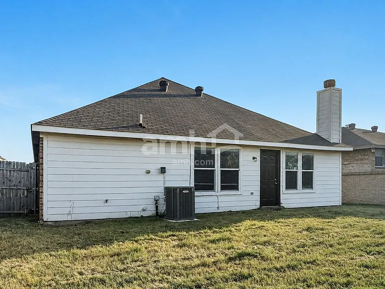 912 Buffalo Springs Dr — Photo 15