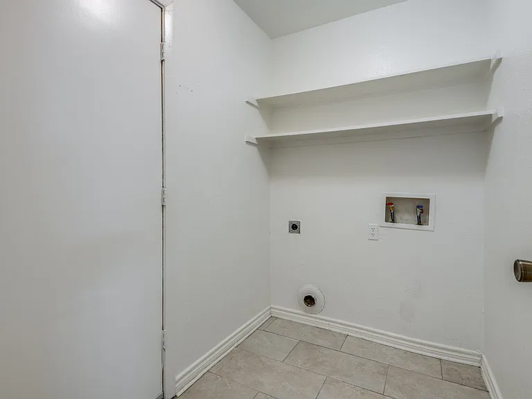6013 Frontier Ln — Photo 22