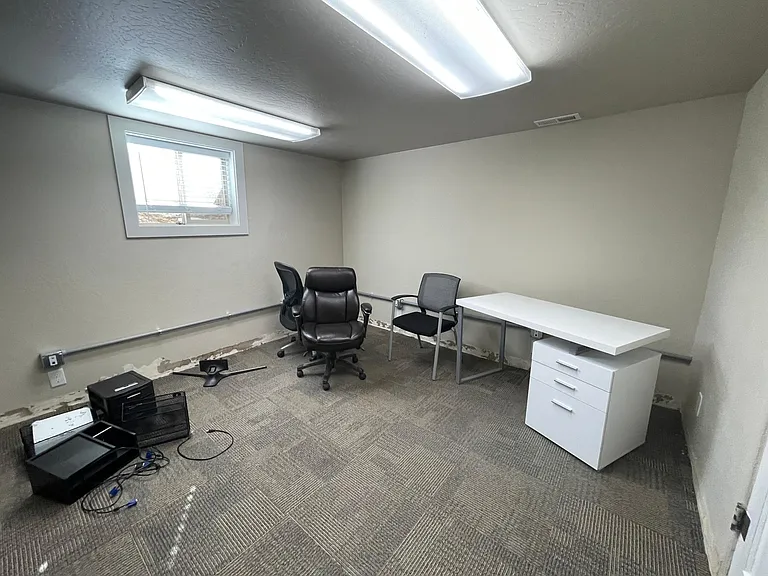 1225 N Main St — Photo 25