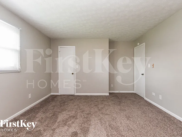 130 Circle Dr — Photo 11