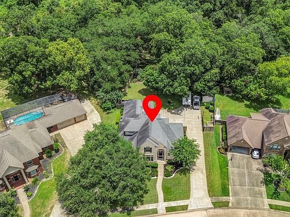 3rd image of 208 River Oaks Dr