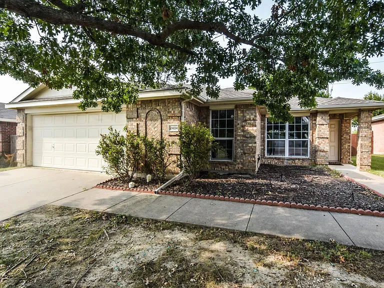 2404 Glenhaven Dr — Photo 1