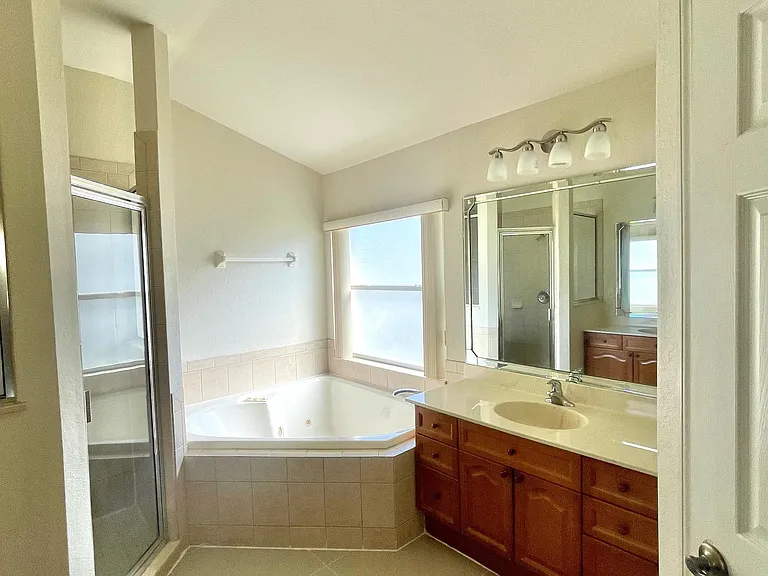 2370 Hinsdale Dr — Photo 24