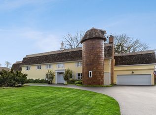 635 Tiverton Rd, Lake Forest, IL 60045