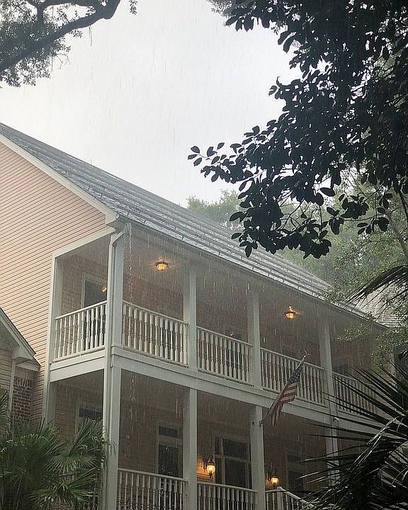 1st image of 4455 Devereux Dr