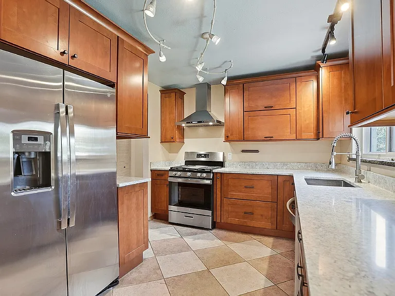 716 S Jersey St — Photo 8
