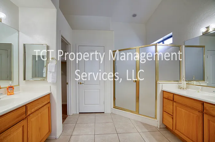 9729 E Celtic Dr — Photo 8