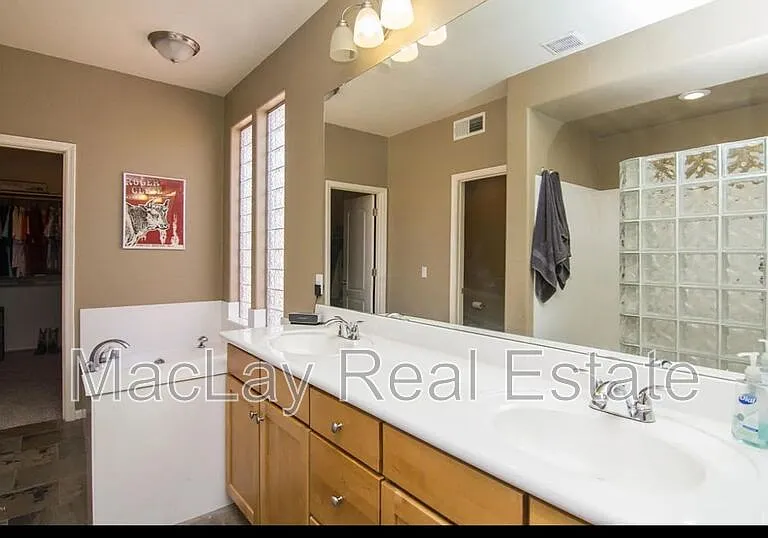 2290 N 135th Dr — Photo 16