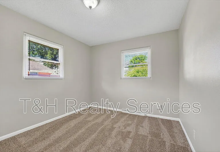 3836 Priscilla Ave — Photo 11