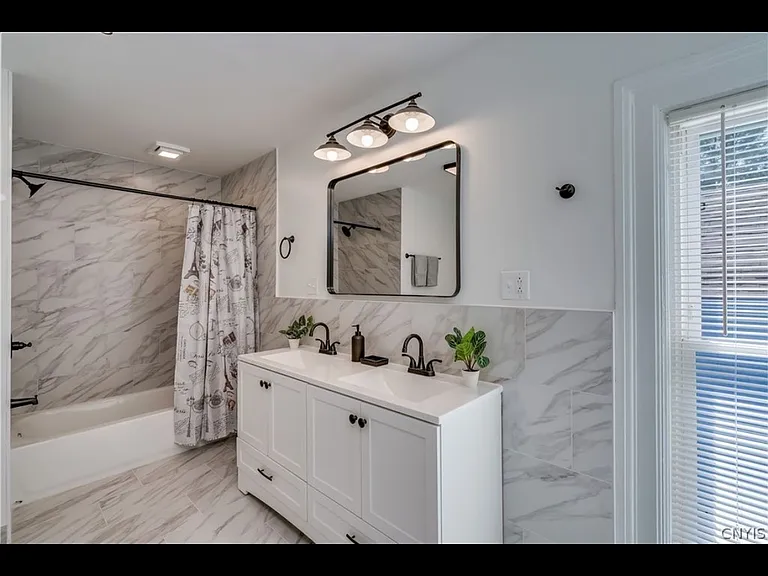421 S Massey St — Photo 23