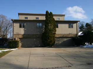 2641 Woodmar Rd, Rockford, IL 61114