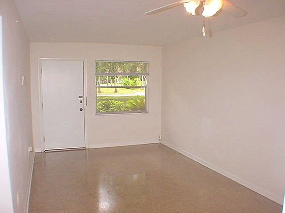 2nd image of 115 N Hubert Ave APT 3