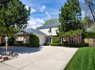 4332 Phyllis Dr, Northbrook, IL 60062