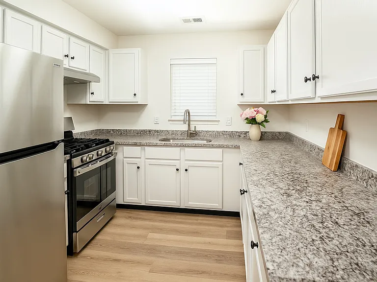 125-127 S 8th St #1 — Photo 7
