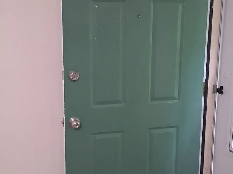 136 Highland Park Dr — Photo 2