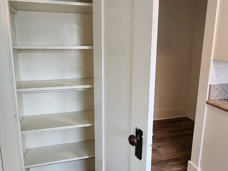 401 N Cherry St — Photo 15