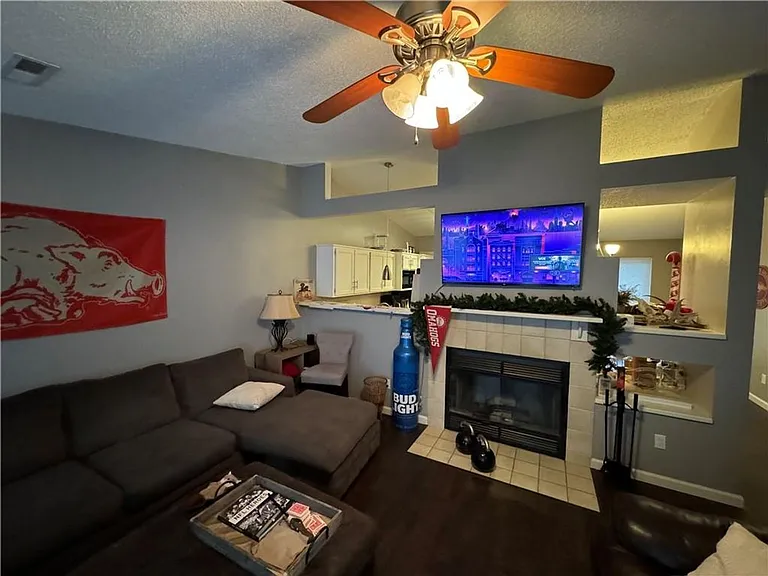 2502 W Megan Dr — Photo 3