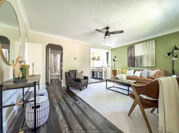 2392 Louis Ave, Windsor, ON N8W 2B8