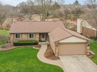 5335 Timber Ridge Trl, Clarkston, MI 48346