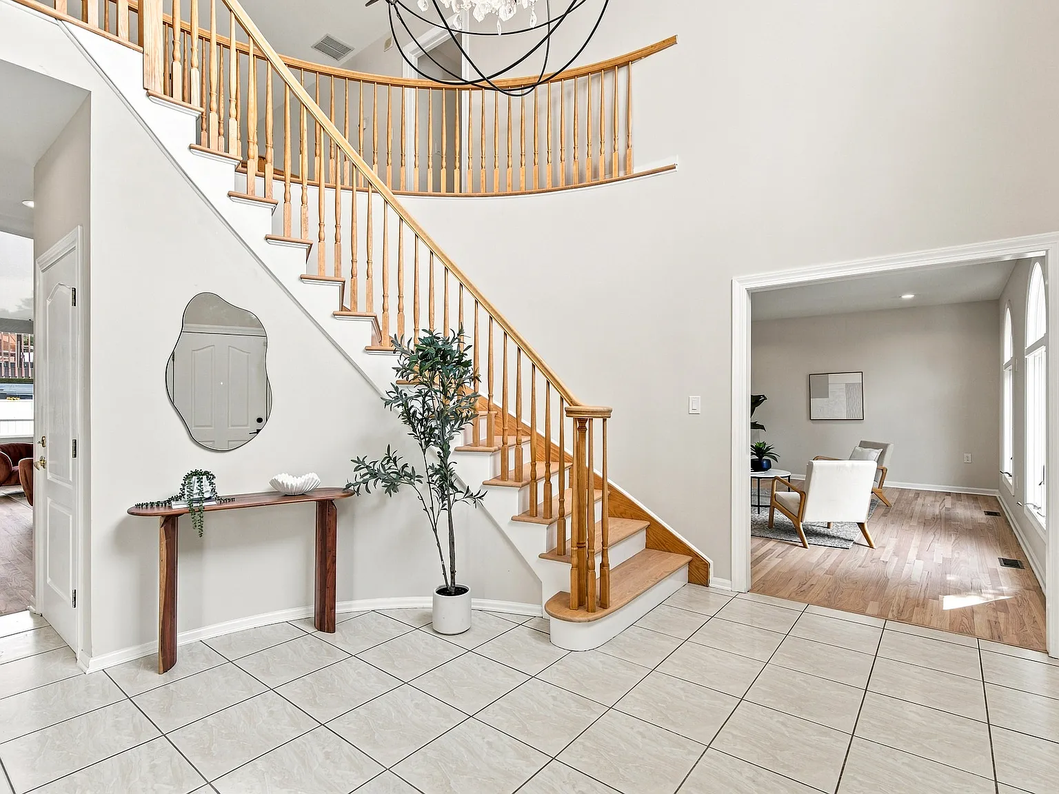 5 bed, $6,000 — Photo 2