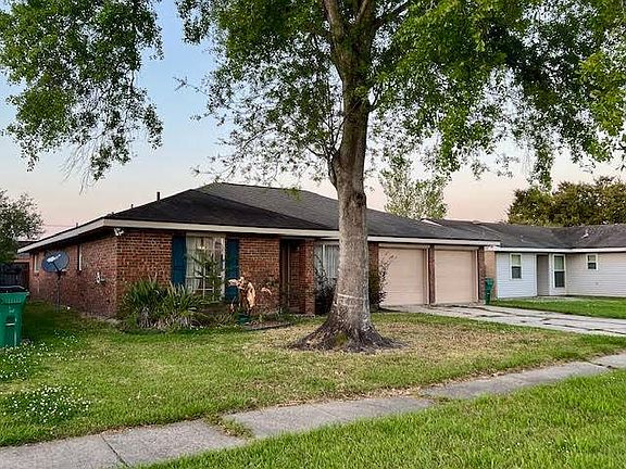 2nd image of 3215 Vine Dr #2