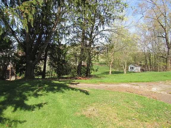 3rd image of 11590 Dennis Cir