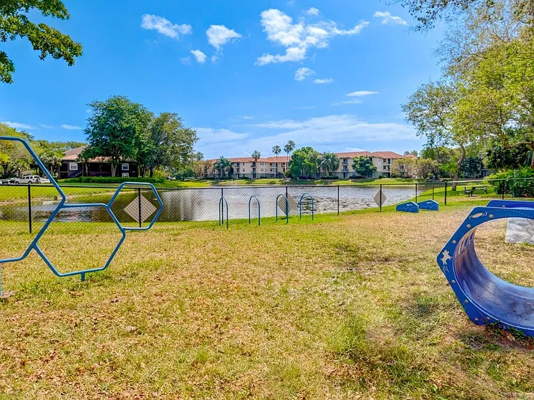Village Place Apartment Homes — Photo 7