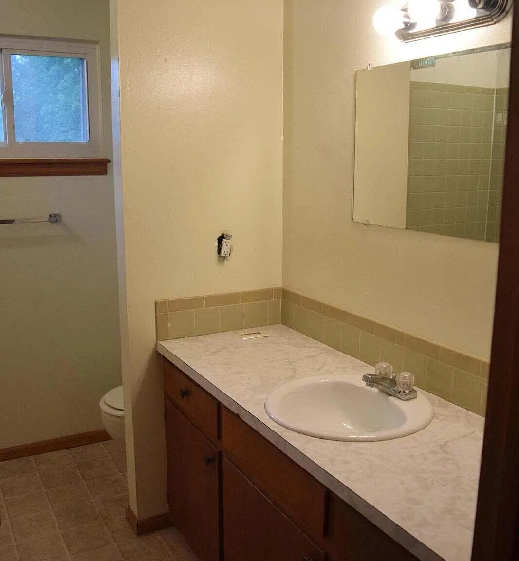 2 bed, 924 sqft, $900 — Photo 3