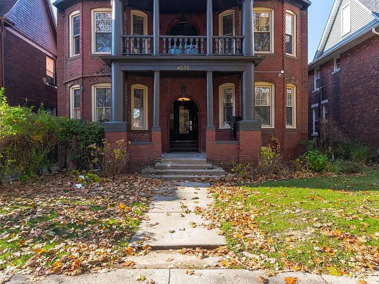 4535 Commonwealth St #101 — Photo 11