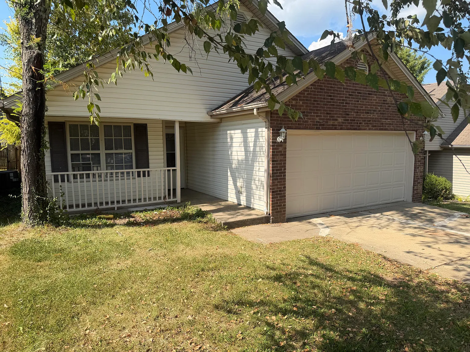 3 bed, 2.0 bath, 1207 sqft, $1,795 — Photo 2
