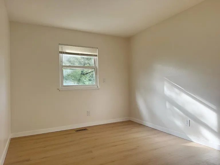 808 Fairlawn Ct #808 — Photo 15