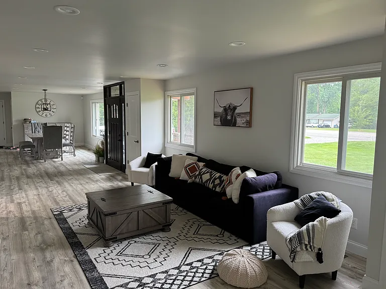1571 N Huron Rd — Photo 16