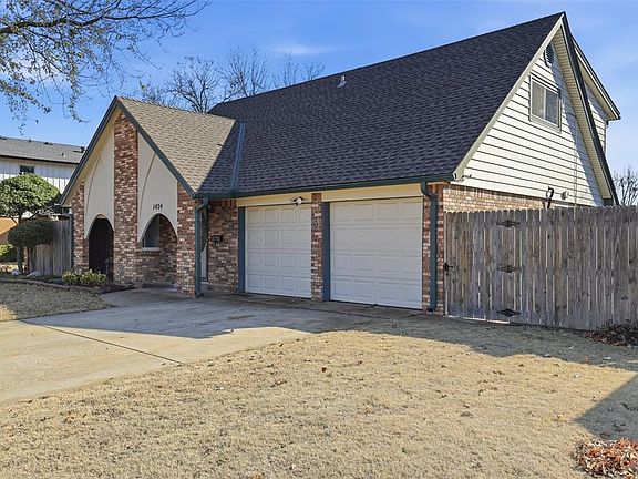 2nd image of 1424 Cambridge Dr