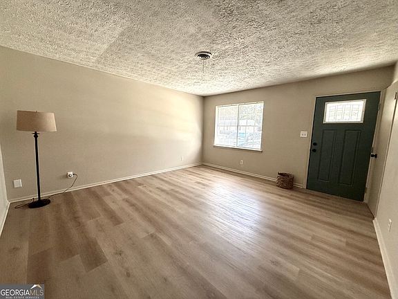 4th image of 1056 Green Meadow Dr