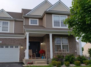 7913 Hummingbird Cir, Joliet, IL 60431