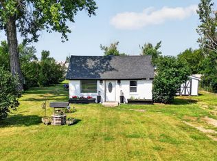 233 E 4th St, Stirling, AB T0K 2E0