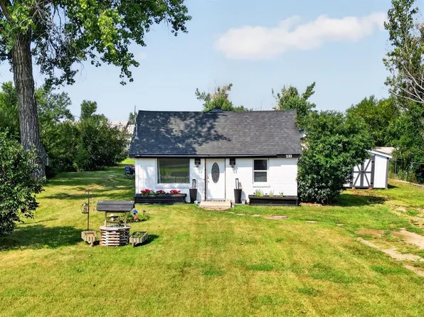 233 E 4th St, Stirling, AB T0K 2E0