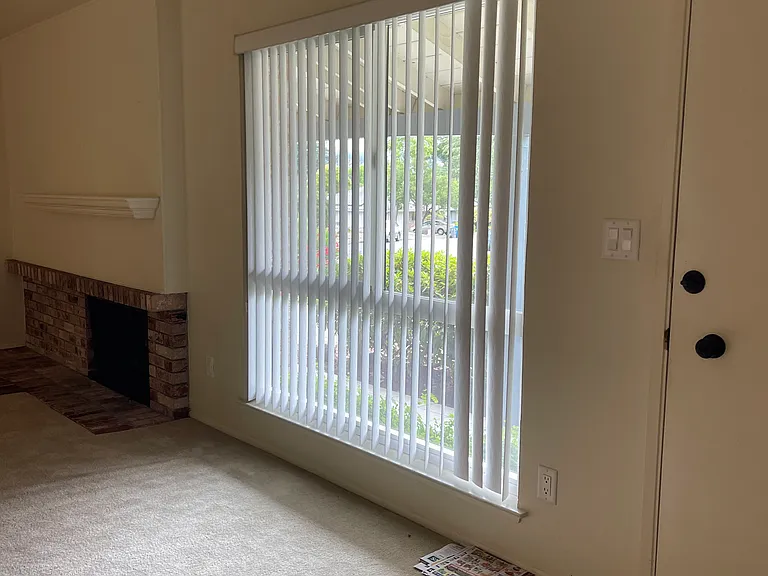 417 Deerfield Cir — Photo 4