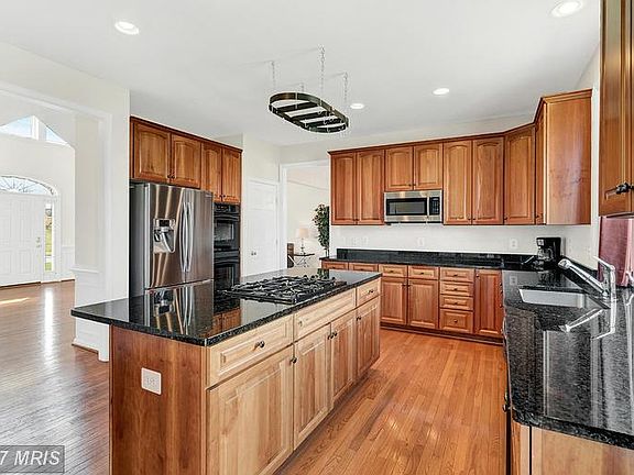 4th image of 7532 Millpond Ct
