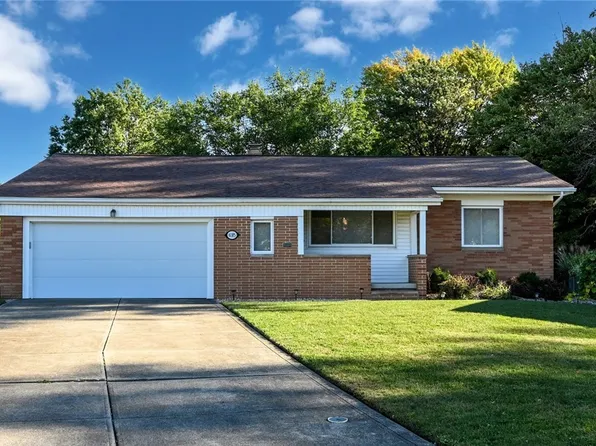 6185 Yorktown Dr, Parma, OH 44134